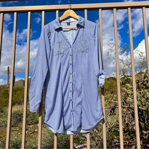 ⬇️💲Passport Women’s Button Down Blouse Longer Size L Color Blue & White Stripe